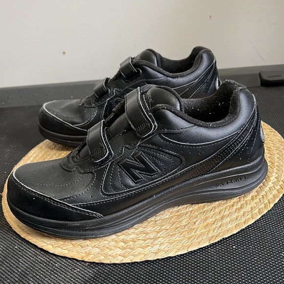 New balance 577 Leather Sneakers Size 9.5 - Picture 1 of 10